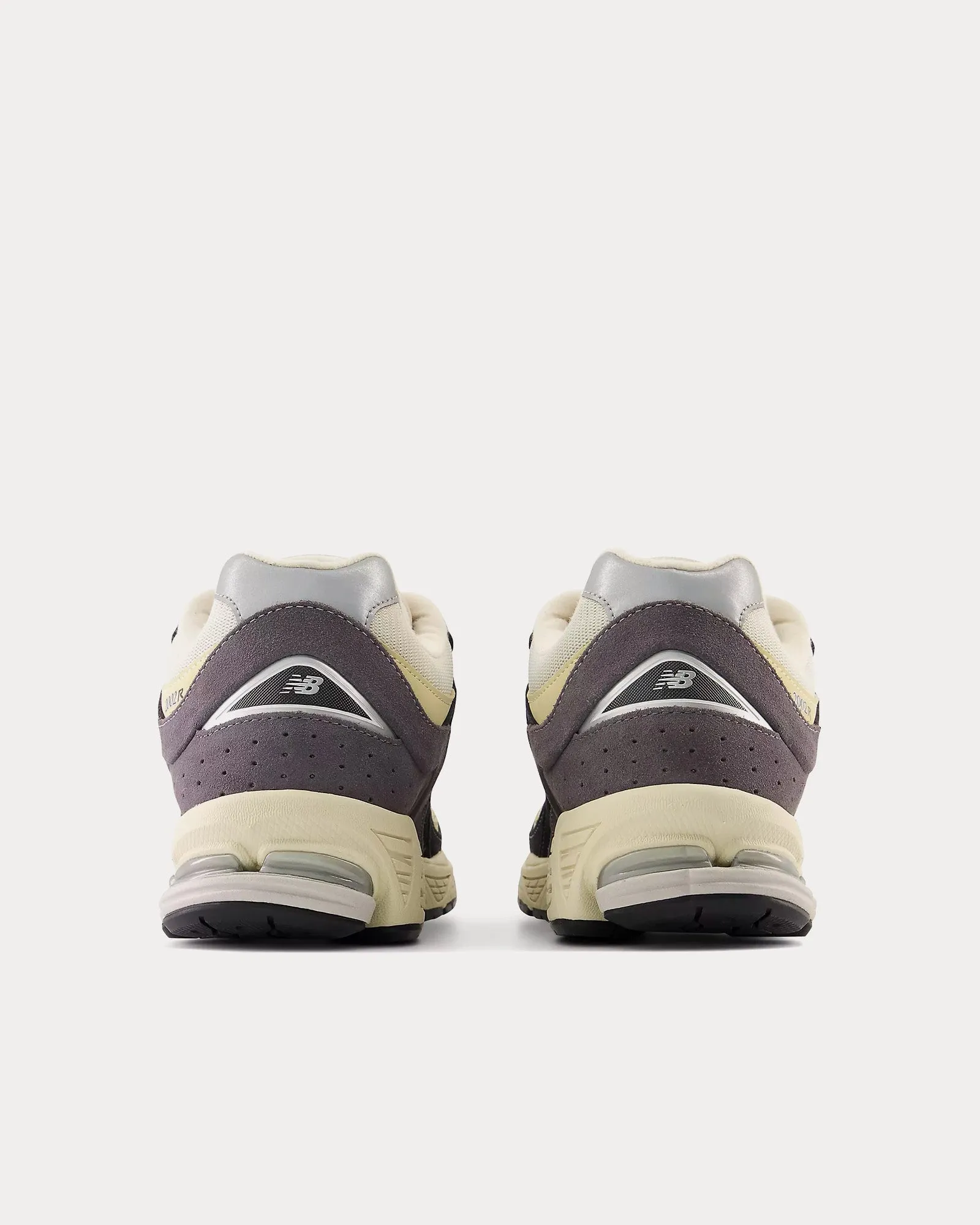 2002r Magnet / Timberwolf / Sandstone Low Top Sneakers