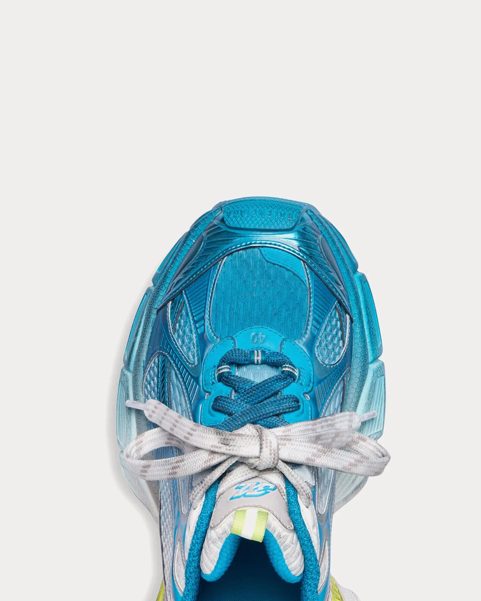 3XL Toe Spray White / Blue / Yellow Low Top Sneakers