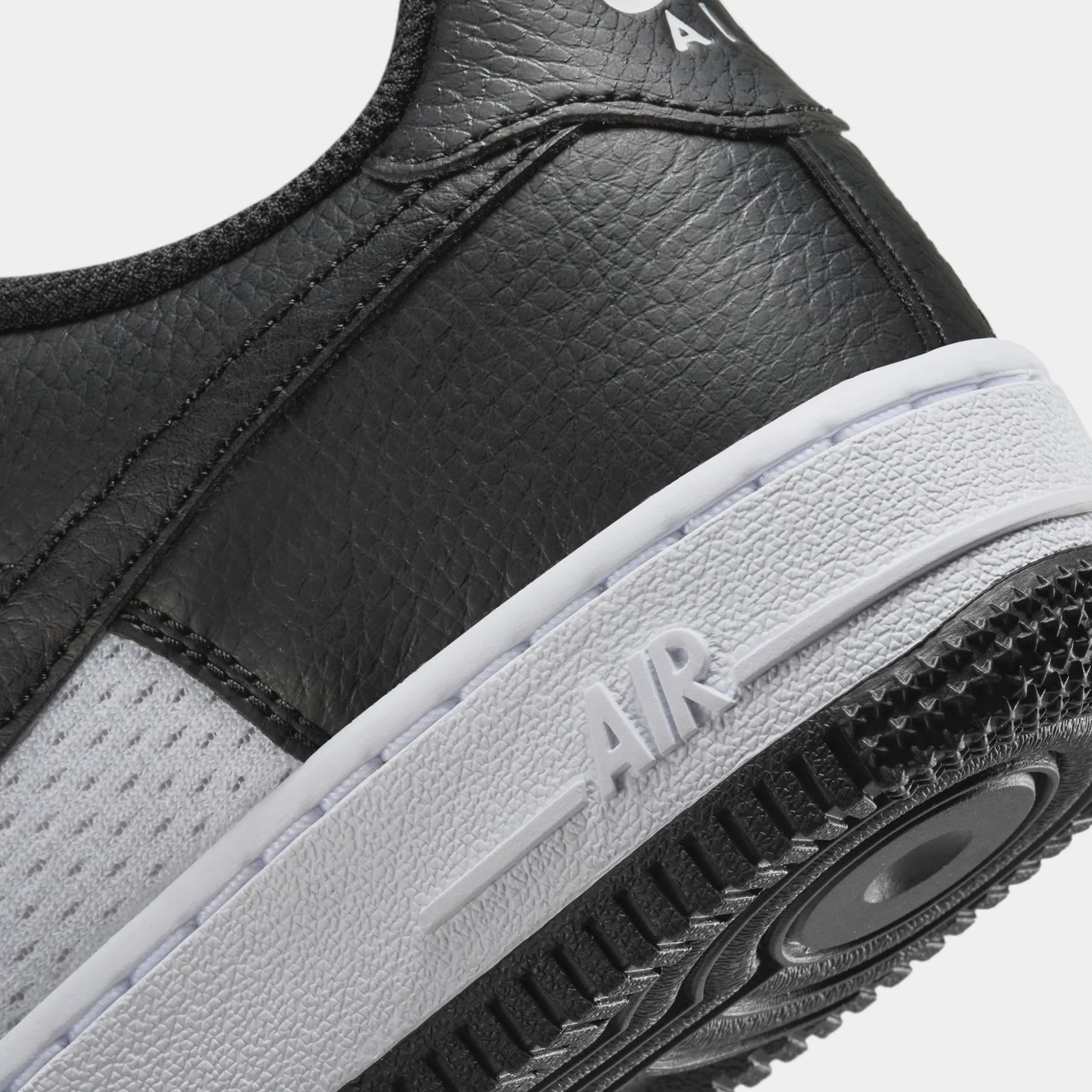 Air Force 1 Low Grade School Lifestyle Shoes (Black/White)