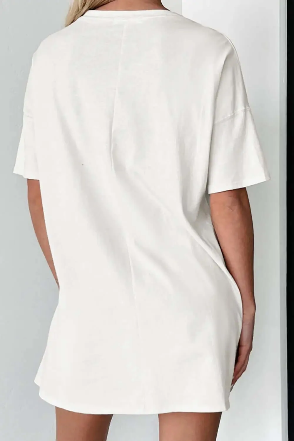 Bow Graphic Tee with Round Neck and Short Sleeves