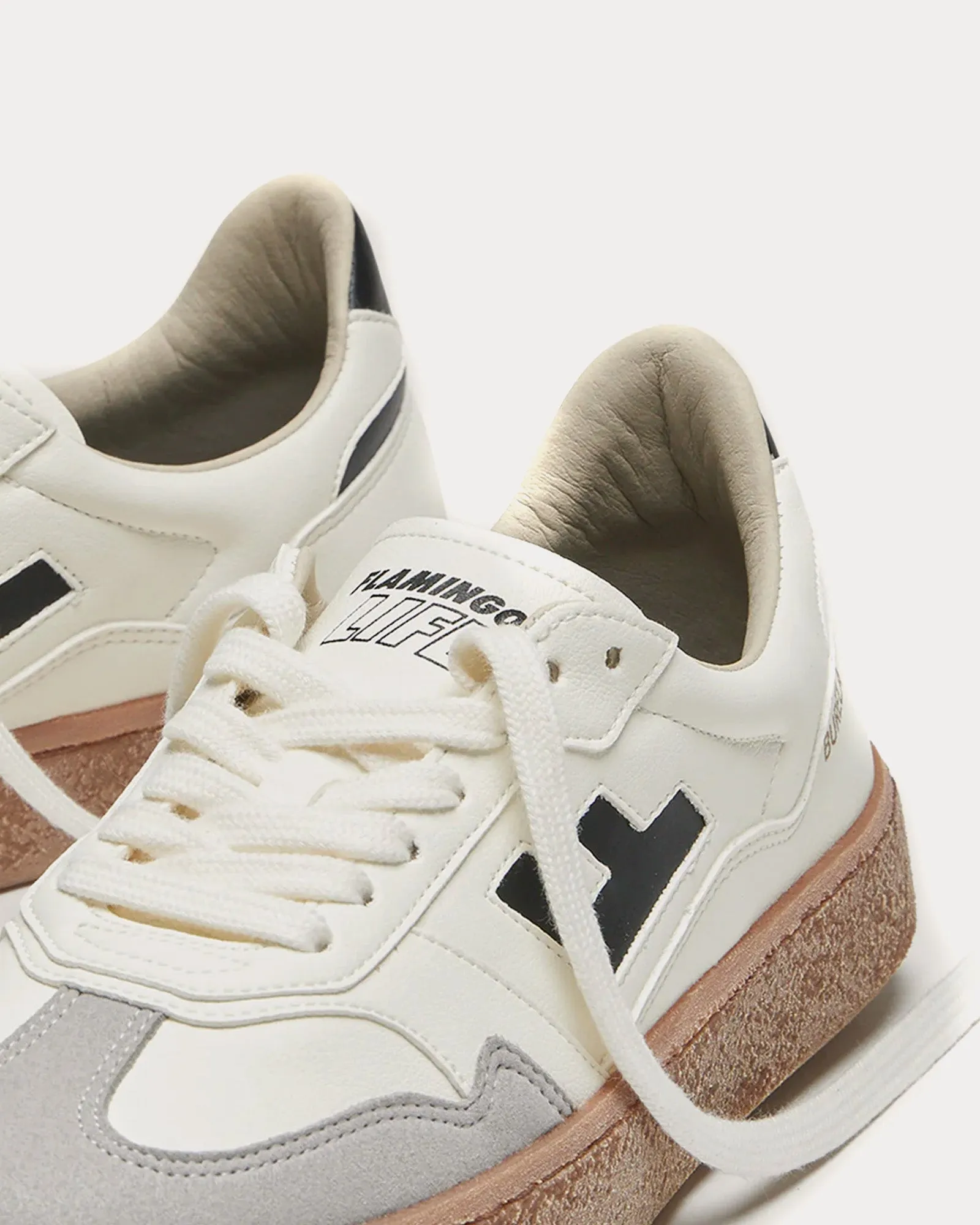 Burela Bold White / Black Low Top Sneakers