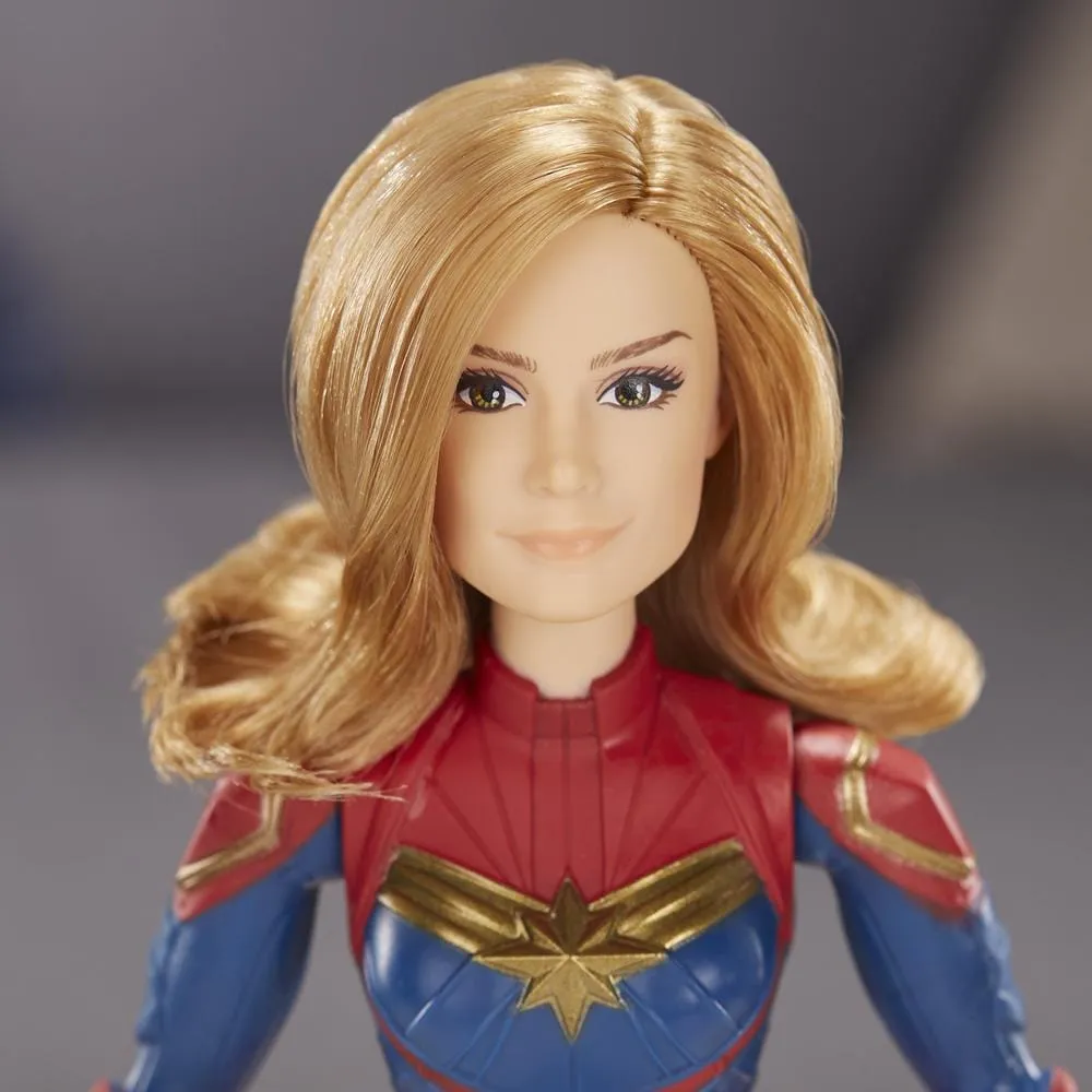 HASBRO  Cosmic Captain Marvel: Carol Danvers becomes one of the universe’s most powerful heroes when Earth is caught in the middle of a galactic war between two alien races - E4565