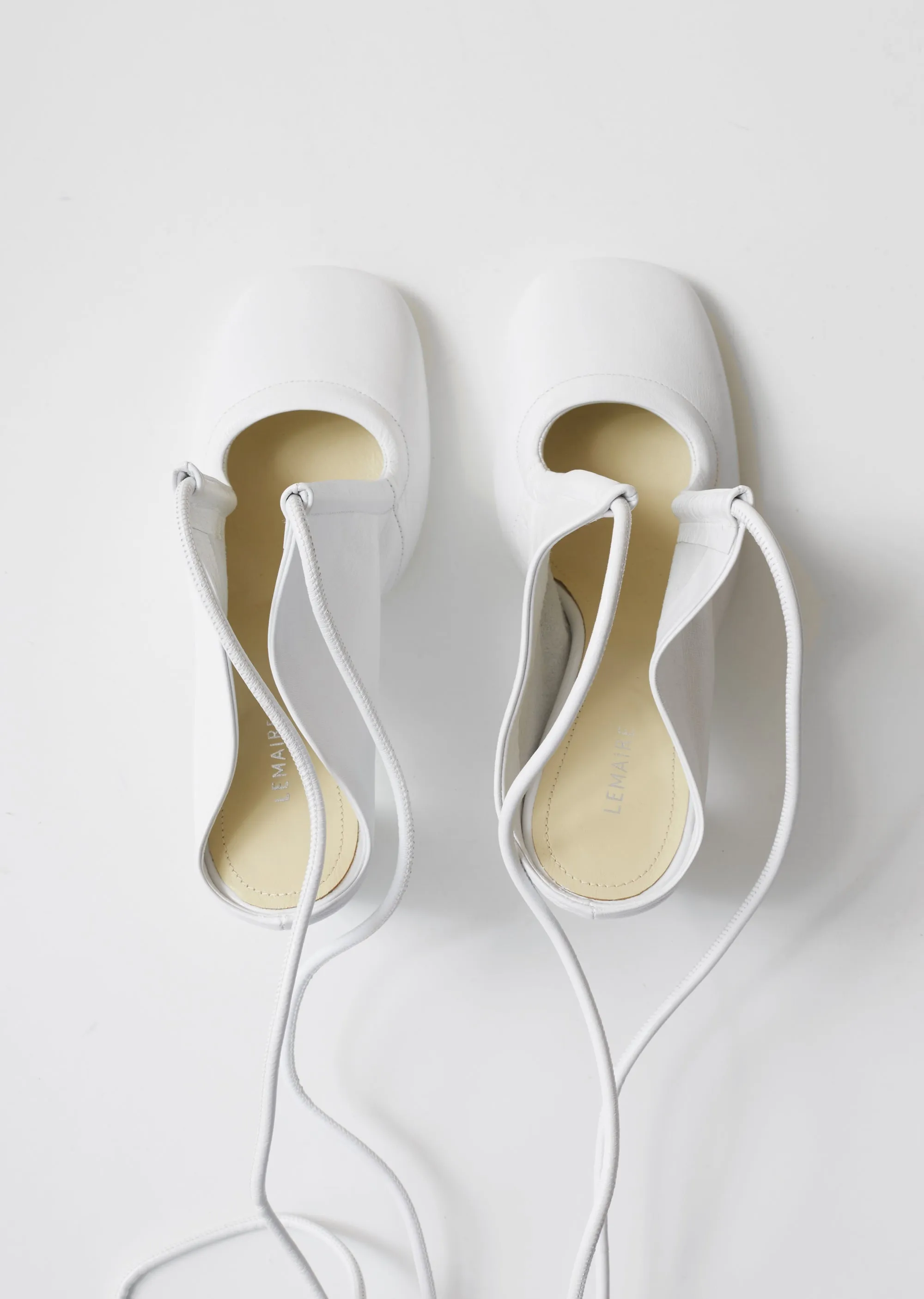 High-heeled Laced Pumps