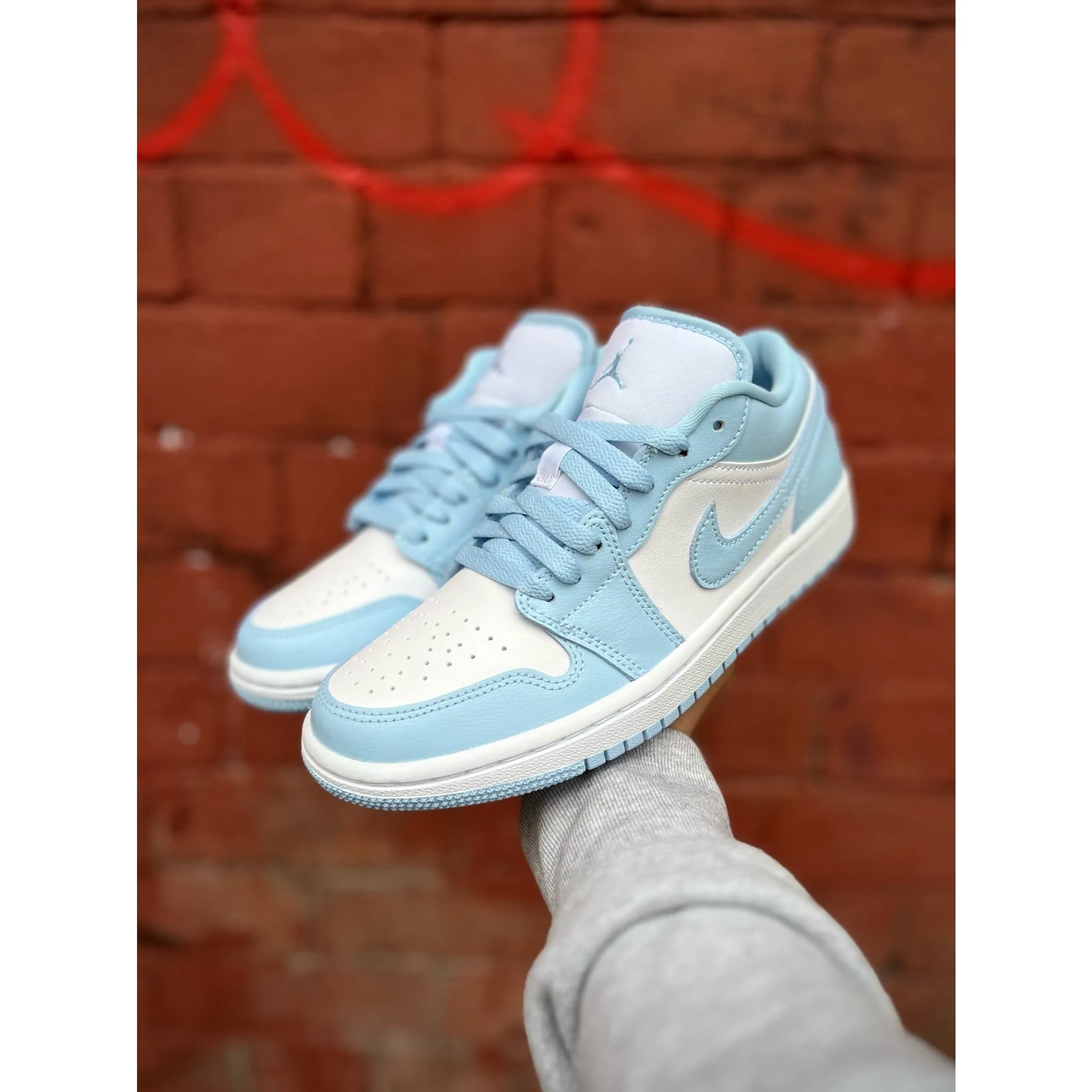 Jordan 1 Low Aluminum (W)