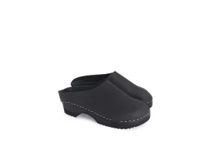 LEO CLOG Dark Sole   Black