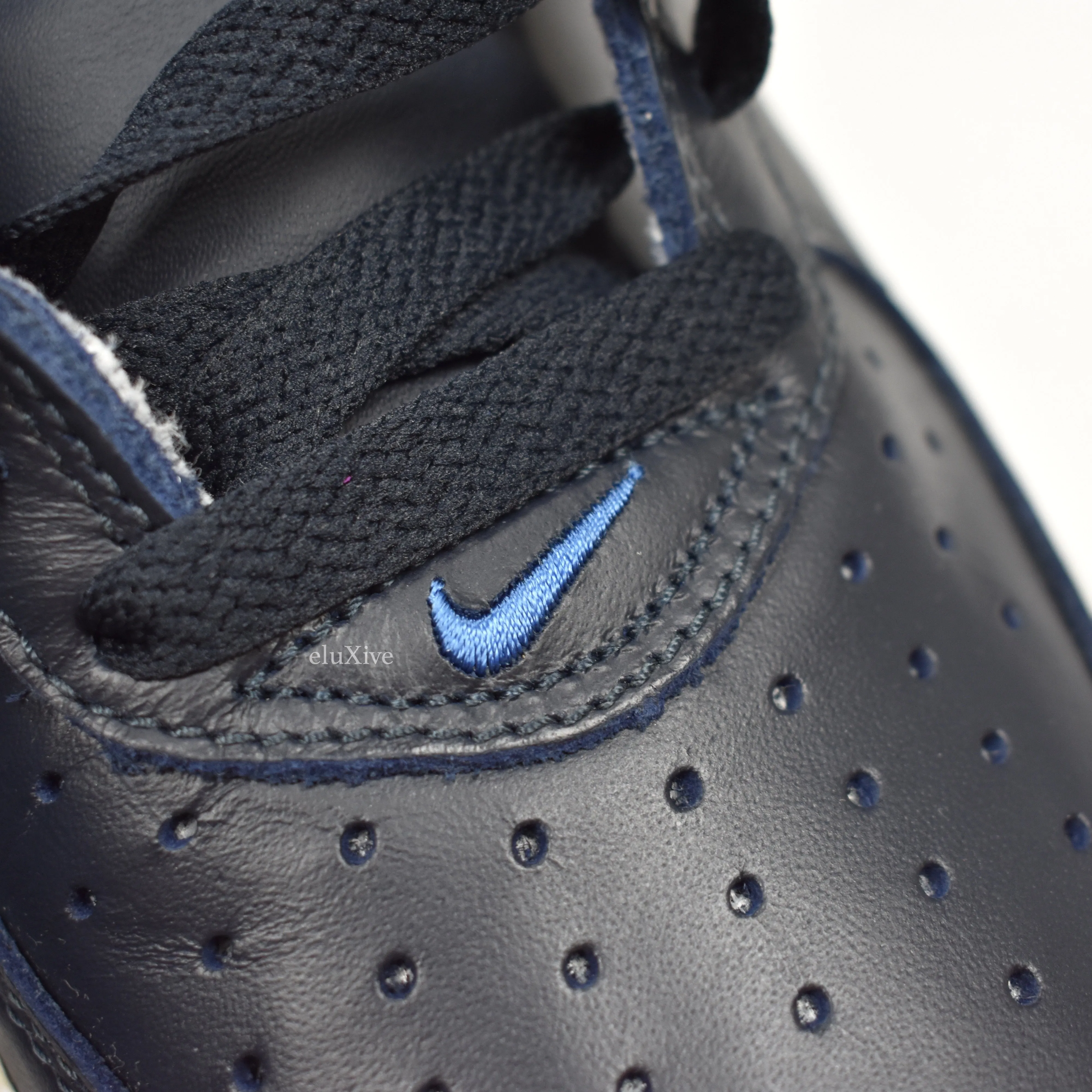 Nike - 2003 Air Force 1 Mid 'Dark Obsidian'