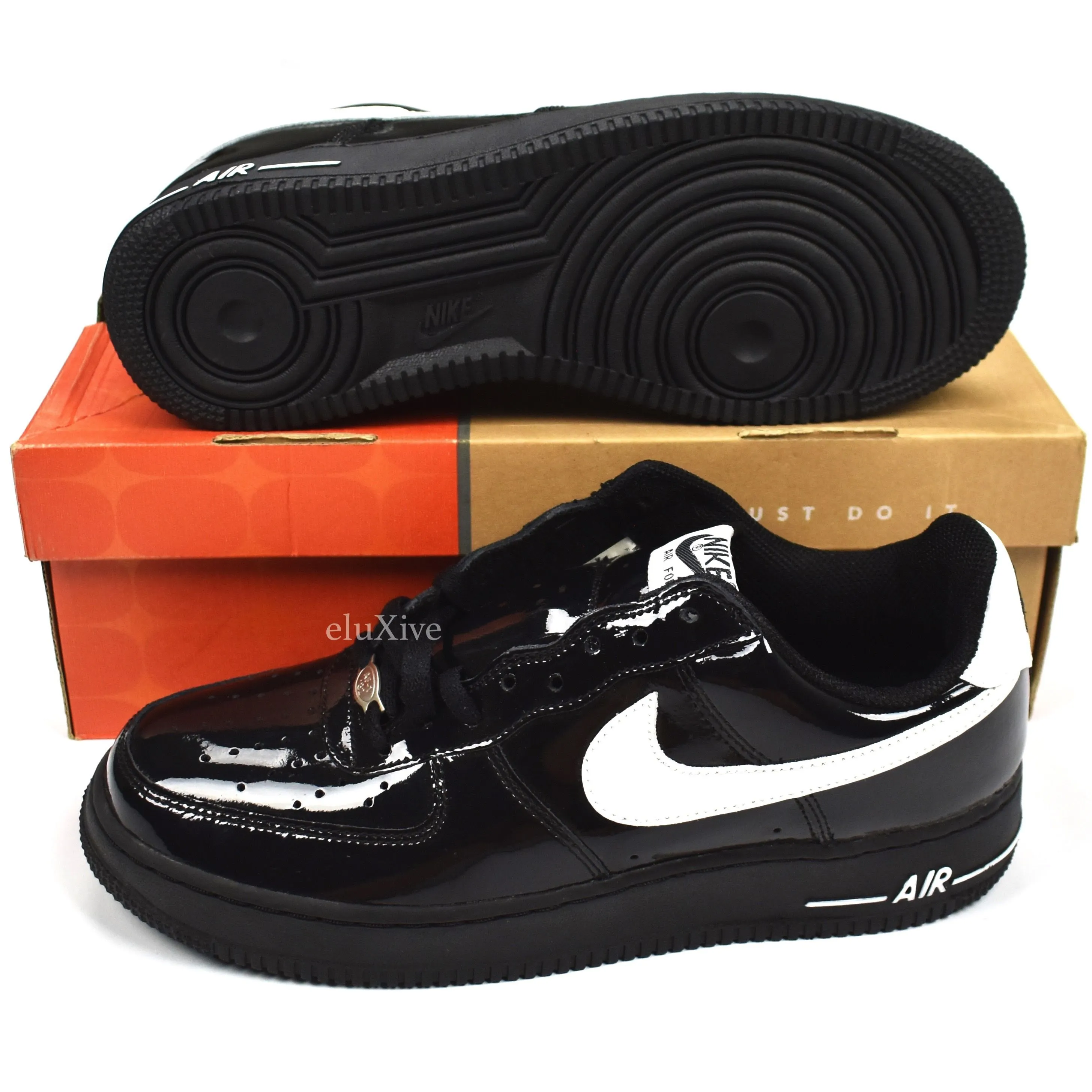 Nike - Air Force 1 Low Patent Leather (Black/White)