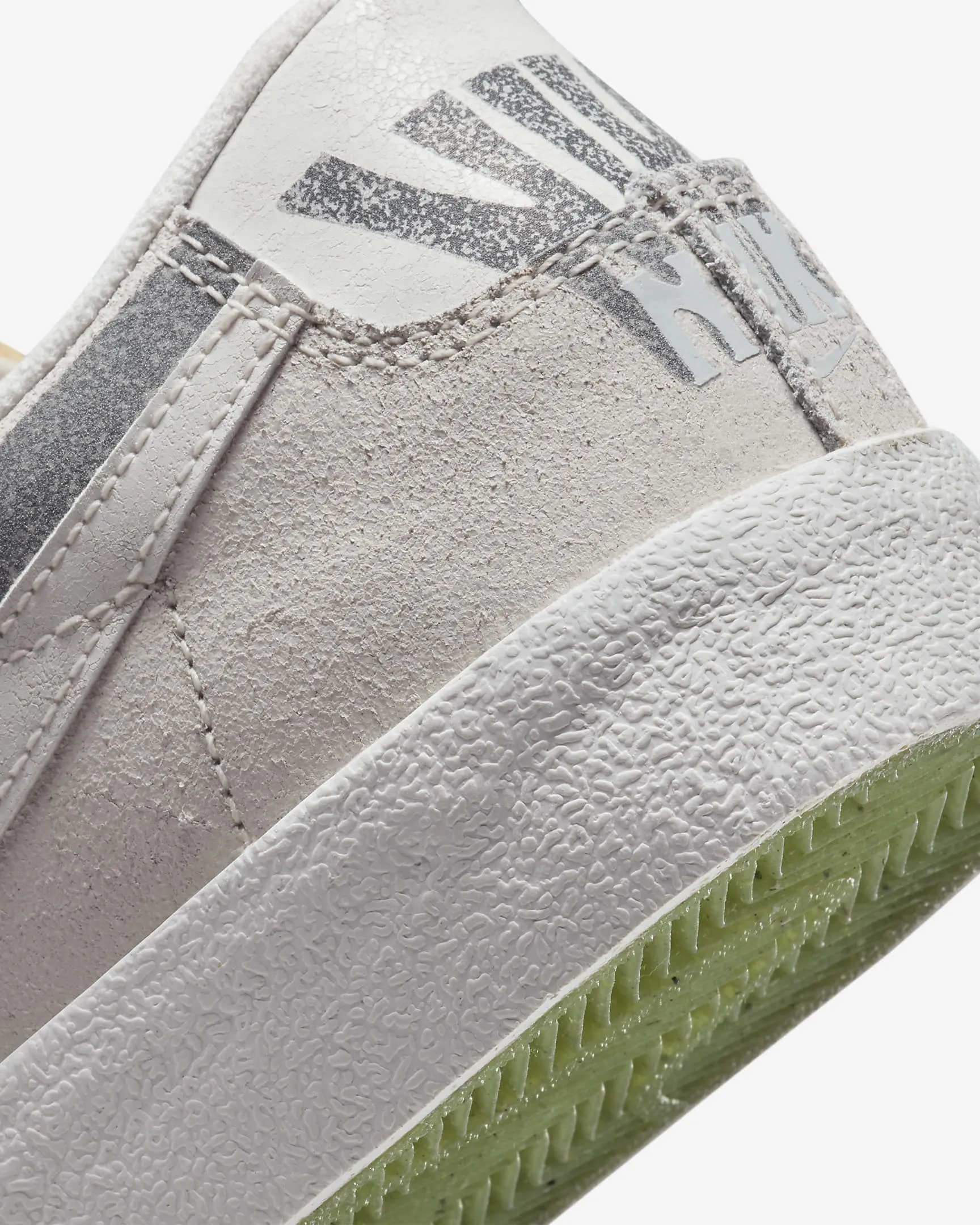 Nike Blazer Low 77 PRM - Phantom / Phantom / Ghost Green