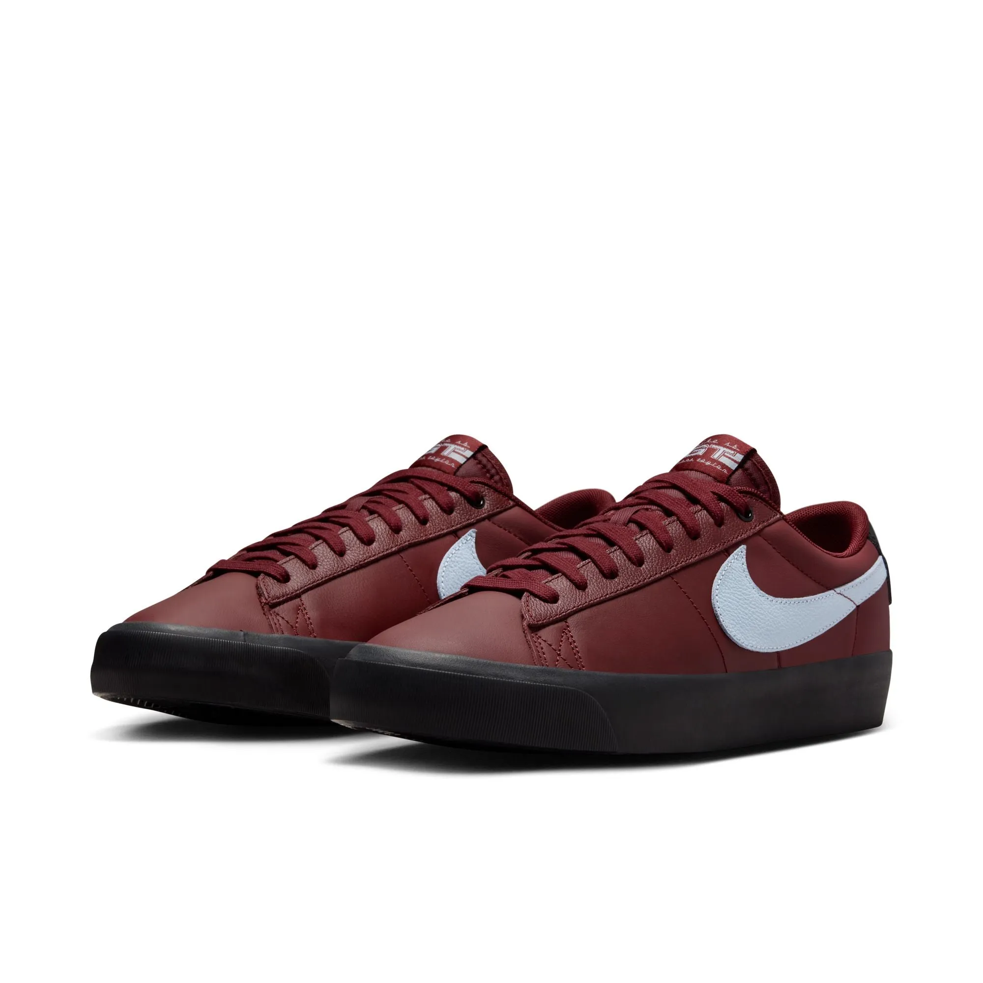 Nike SB - Zoom Blazer Low Pro Gt in Dark Team Red/Dark Team Red/Black/Light Armoury Blue