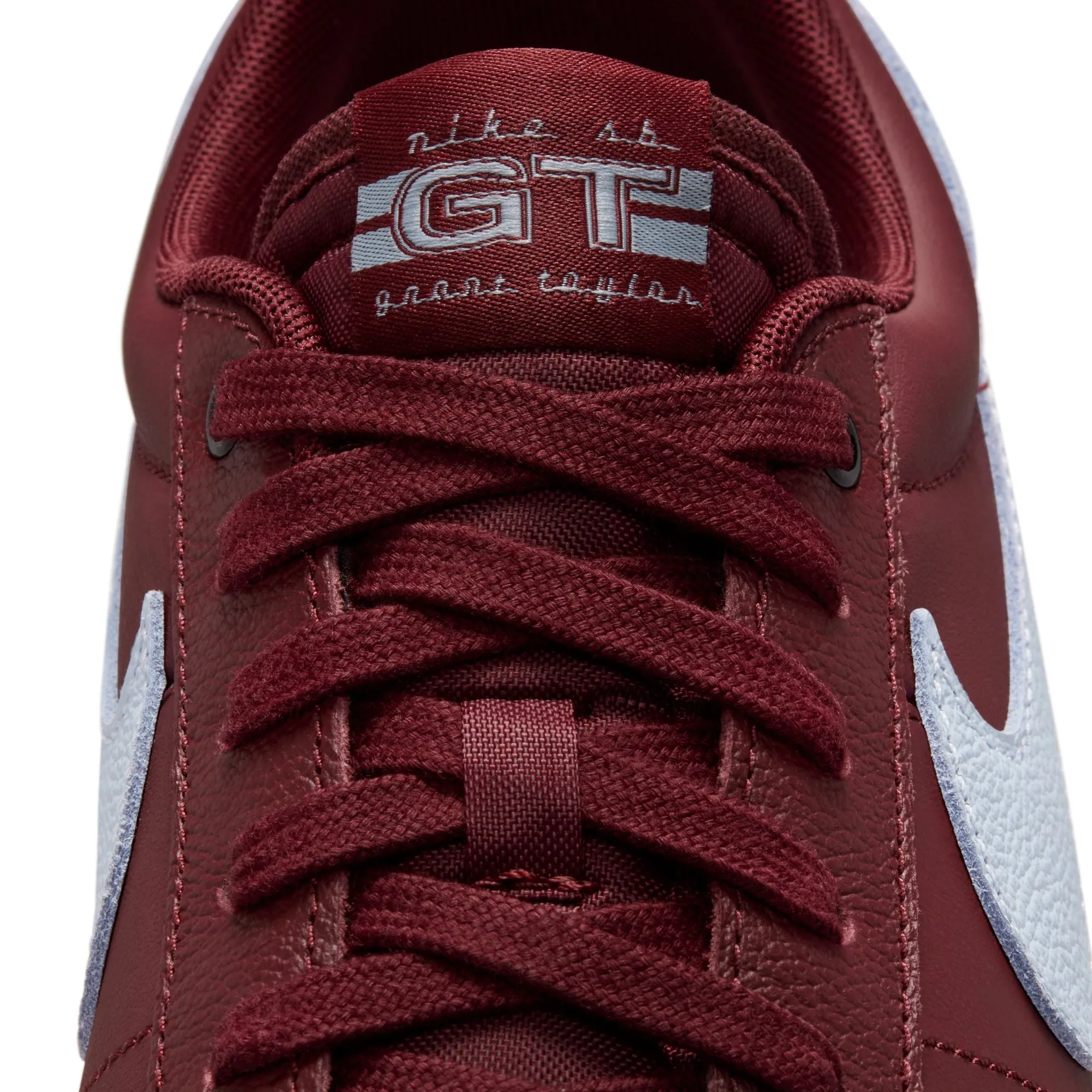 Nike SB - Zoom Blazer Low Pro Gt in Dark Team Red/Dark Team Red/Black/Light Armoury Blue