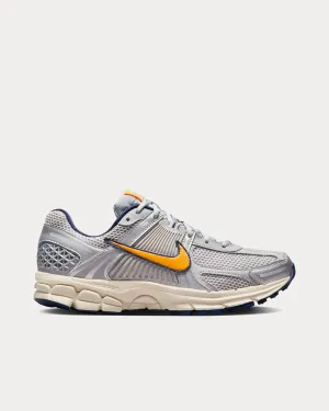 Zoom Vomero 5 Platinum / Laser Orange Low Top Sneakers